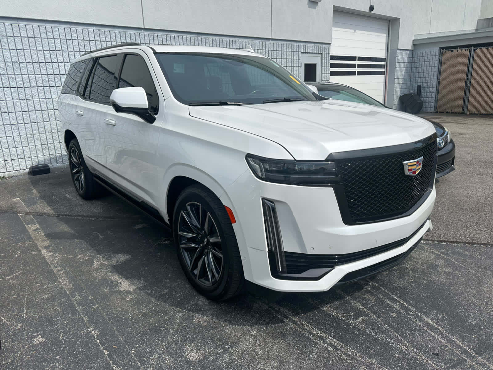 2021 Cadillac Escalade Sport Platinum photo 3