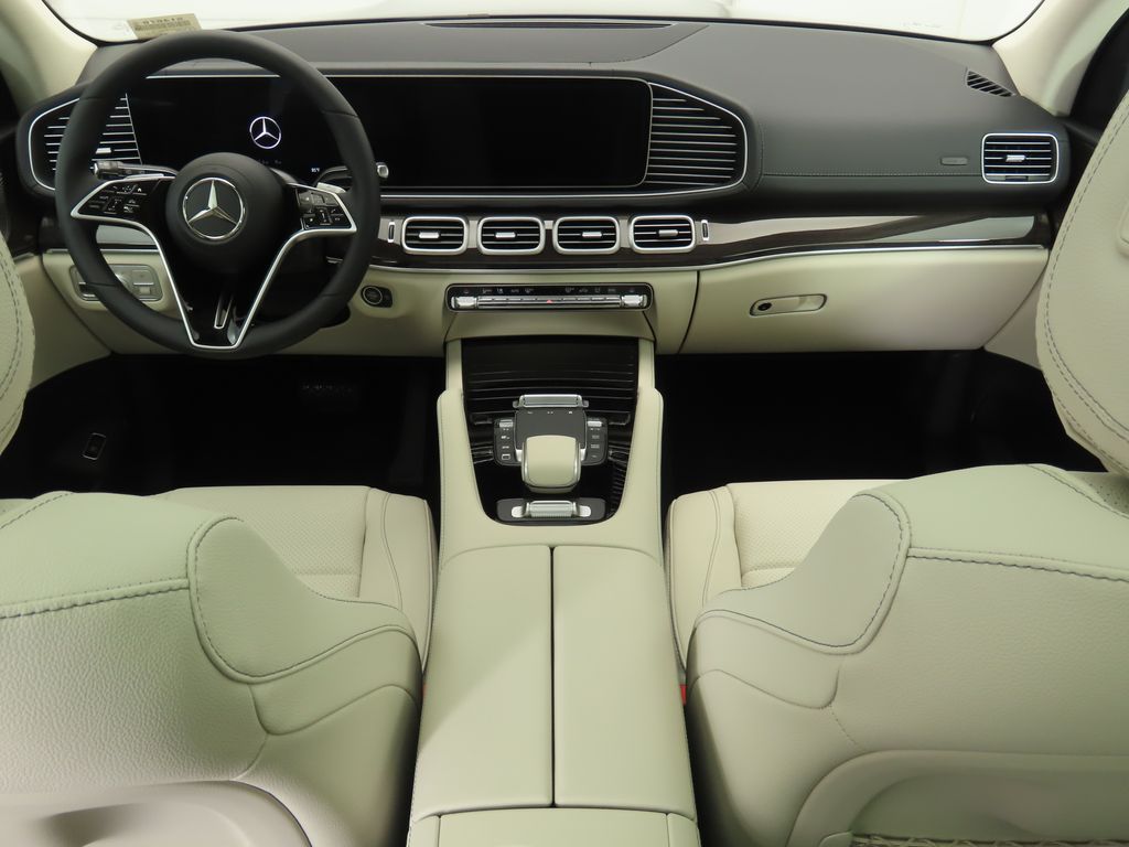 2026 Mercedes Benz GLS 450 4MATIC photo 13