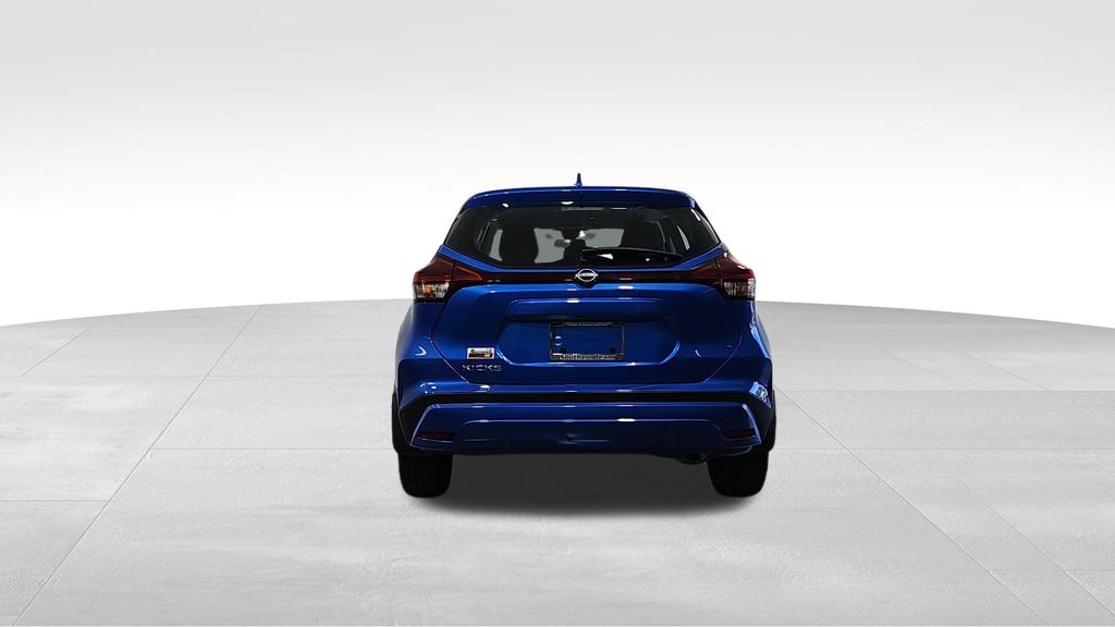 2025 Nissan Kicks Play S photo 4
