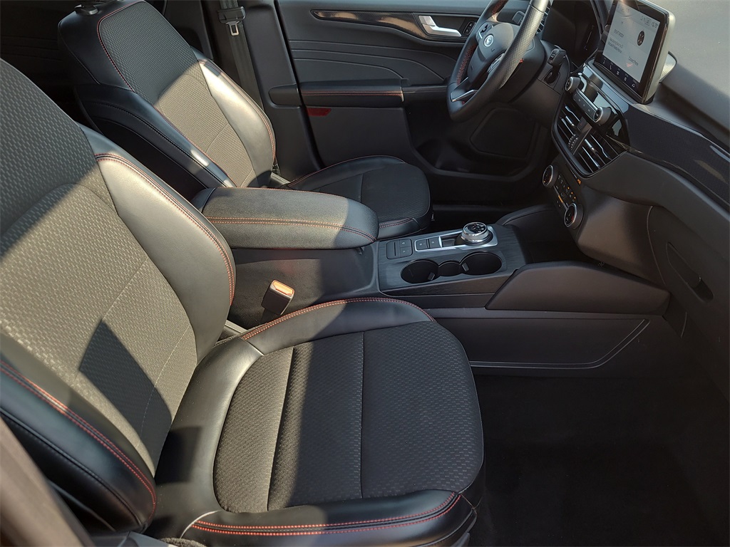 2024 Ford Escape ST-Line photo 10
