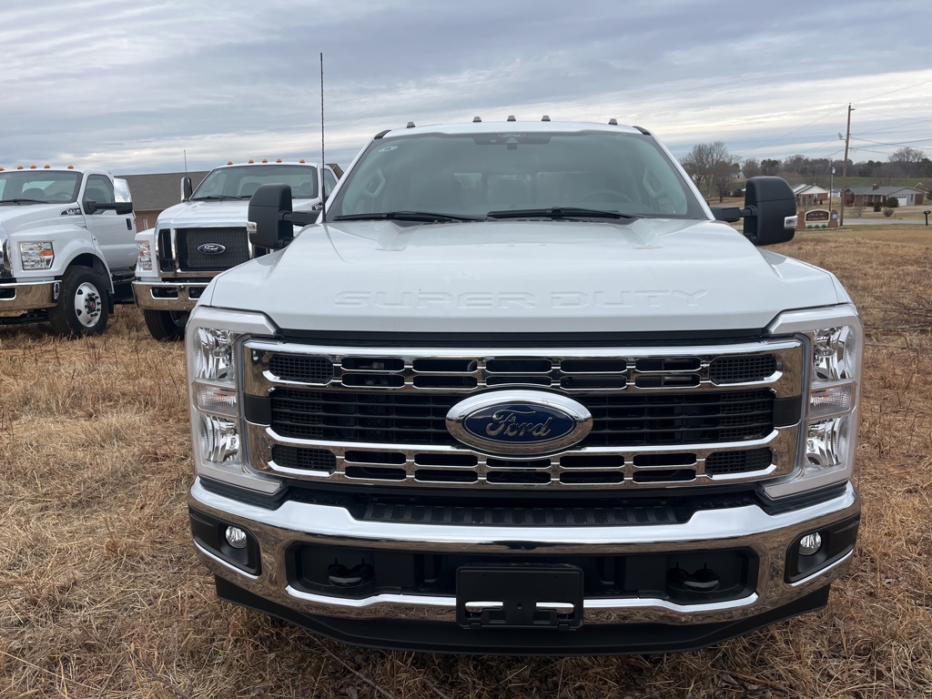 2024 Ford F-350 XL photo 2