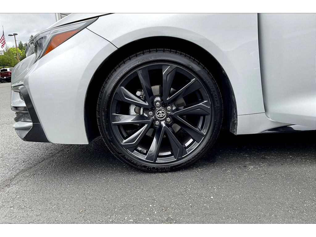 2023 Toyota Corolla XSE photo 3