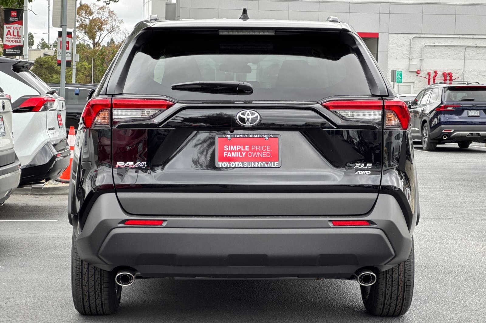 2025 Toyota RAV4 XLE photo 3