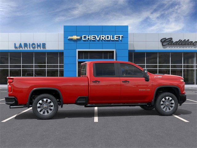 2025 Chevrolet Silverado 2500HD Custom photo 5