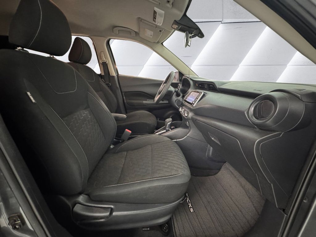 2021 Nissan Kicks S photo 13