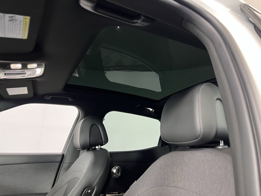 2025 Genesis GV60 RWD photo 20