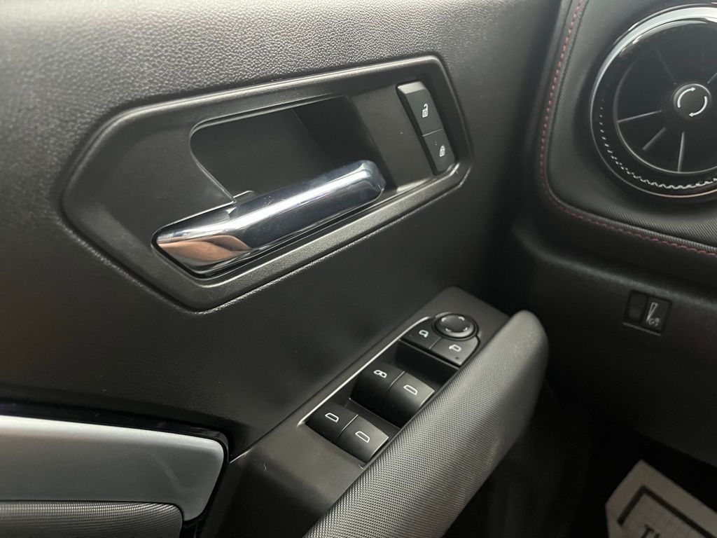 2023 Chevrolet Colorado Z71 photo 17