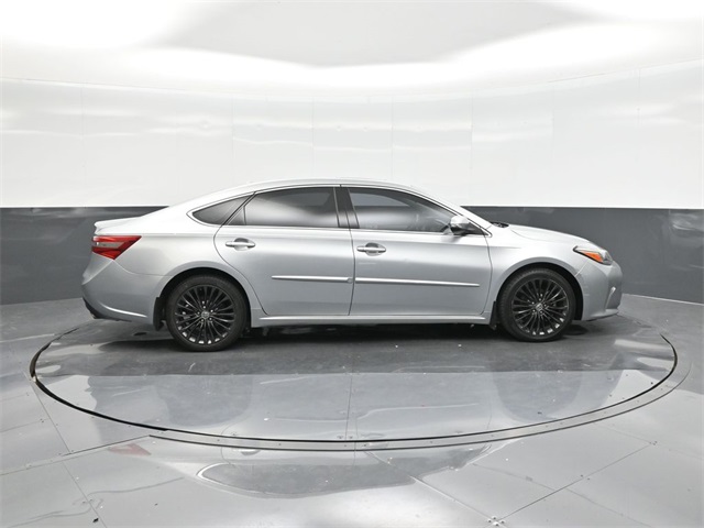 2016 Toyota Avalon Touring photo 24
