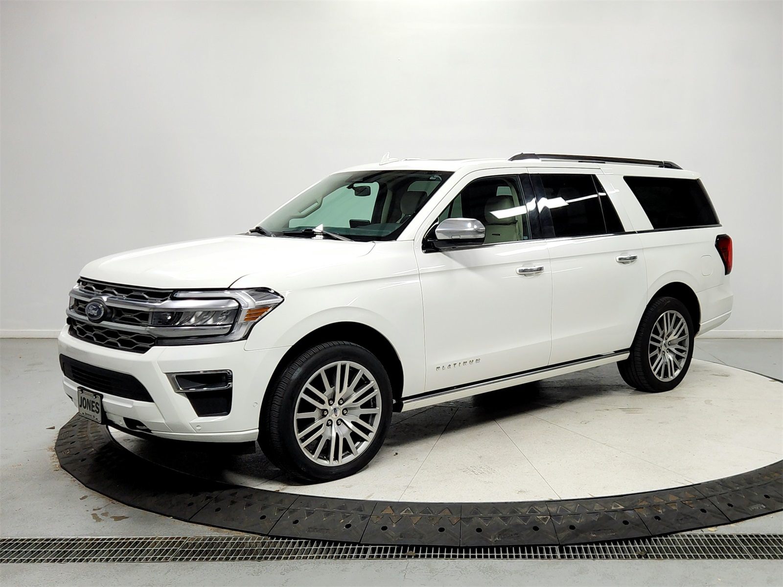 2022 Ford Expedition MAX Platinum photo 3