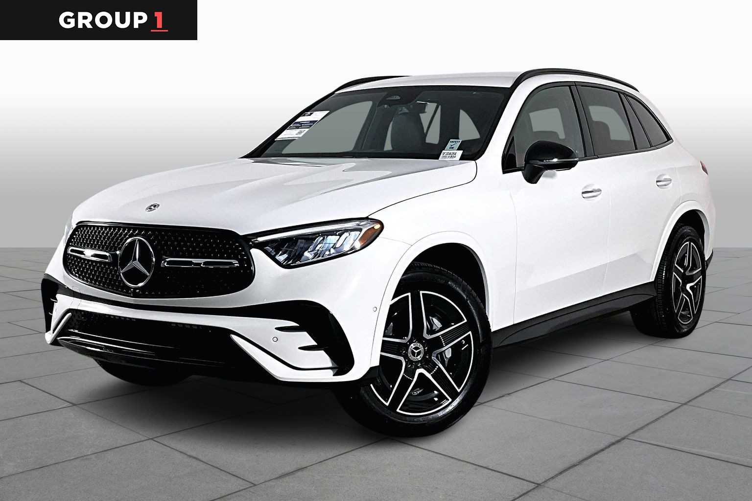 2025 Mercedes-Benz GLC Base's photo