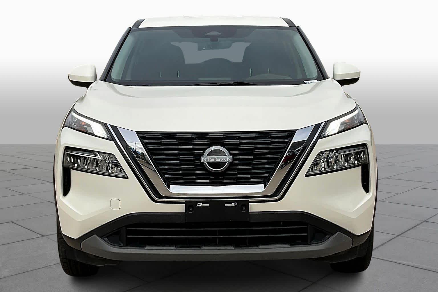 2023 Nissan Rogue SV photo 2