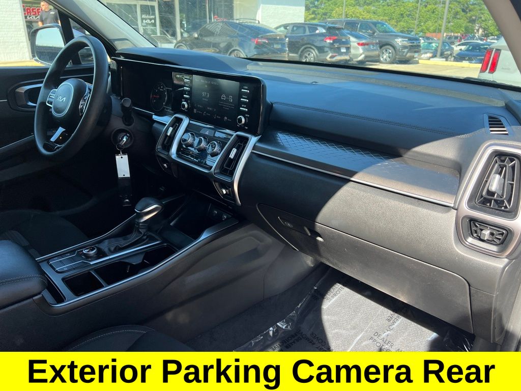 2023 Kia Sorento LX photo 30