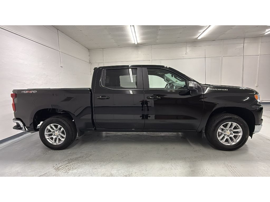 2026 Chevrolet Silverado 1500 LT photo 4