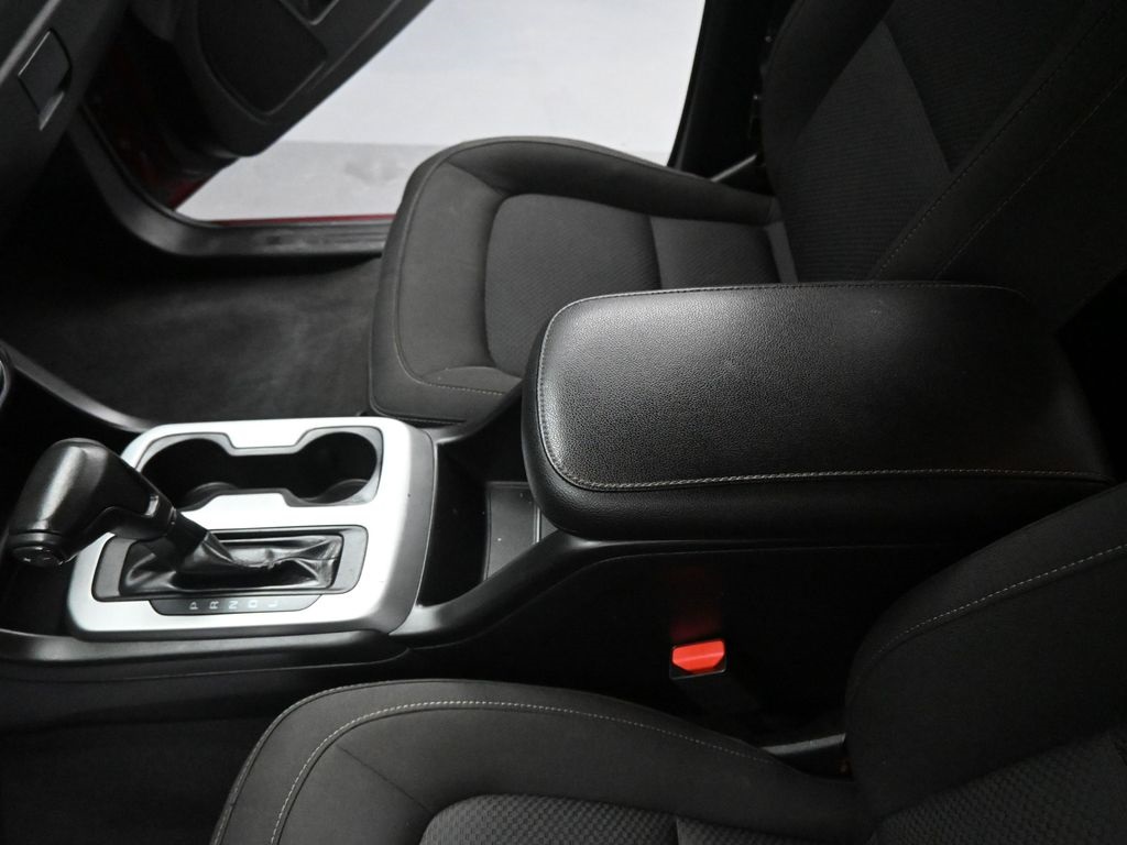 2021 Chevrolet Colorado LT photo 6