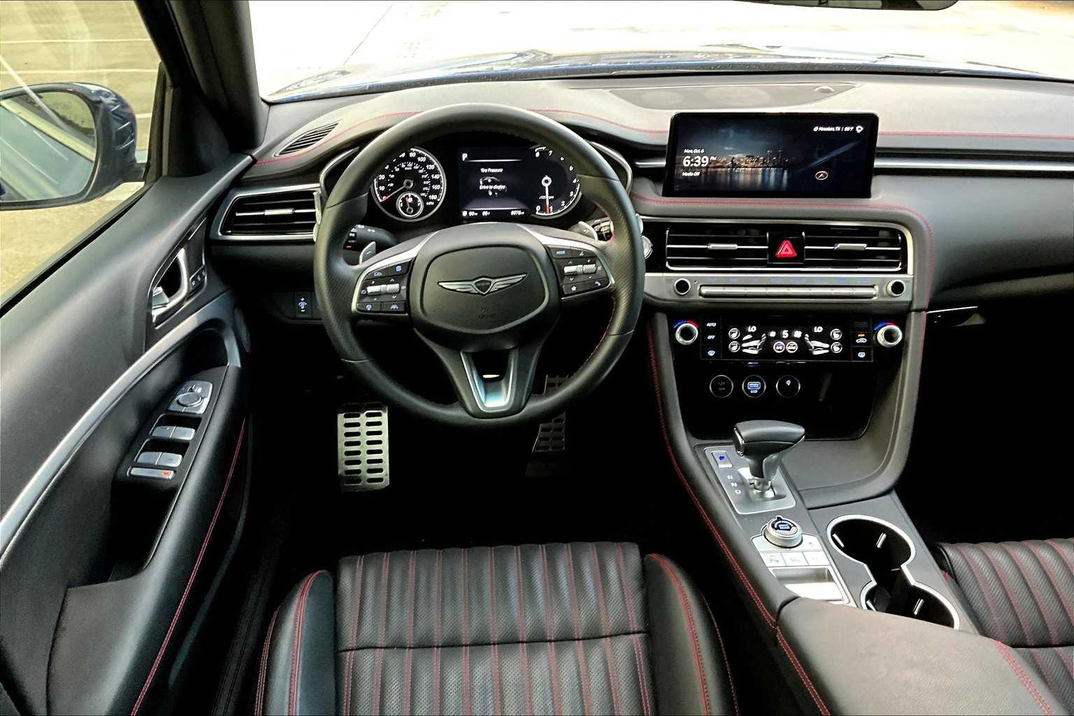 2024 Genesis G70 3.3T Sport Advanced photo 5