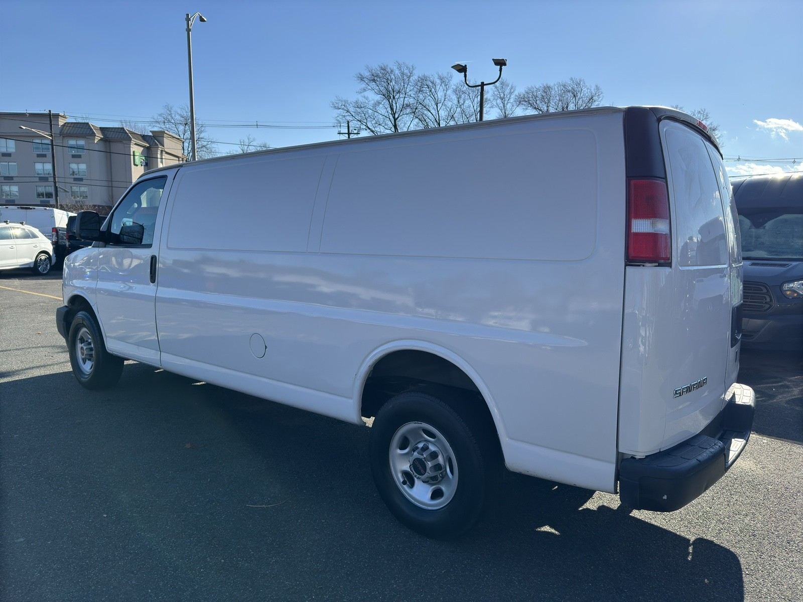 2023 Gmc Savana Cargo 2500 photo 4