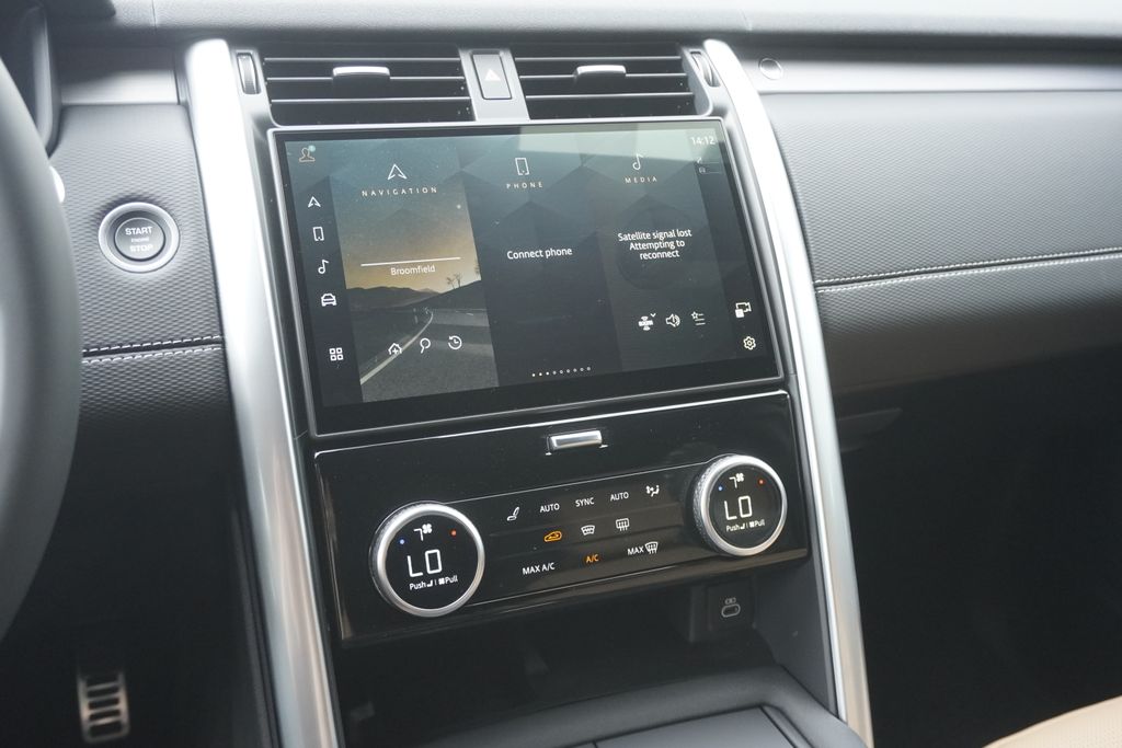 2025 Land Rover Discovery SE photo 15