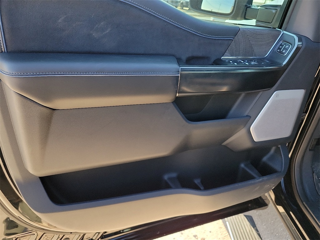 2025 Ford F-350 photo 18