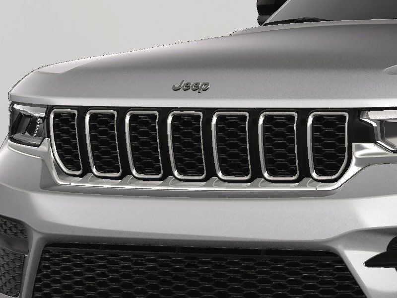 2025 Jeep Grand Cherokee Laredo photo 12