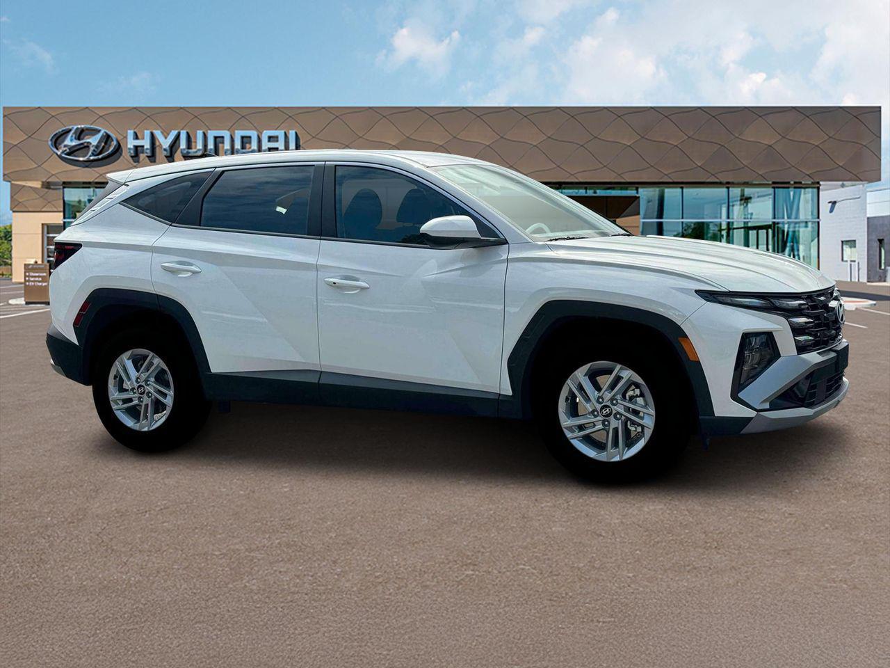 2026 Hyundai Tucson SE photo 9