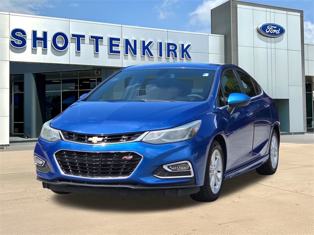 2017 Chevrolet Cruze LT photo 3