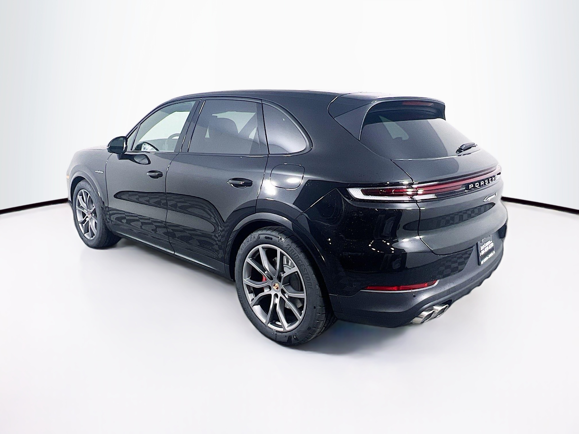 2026 Porsche Cayenne S E-Hybrid photo 2