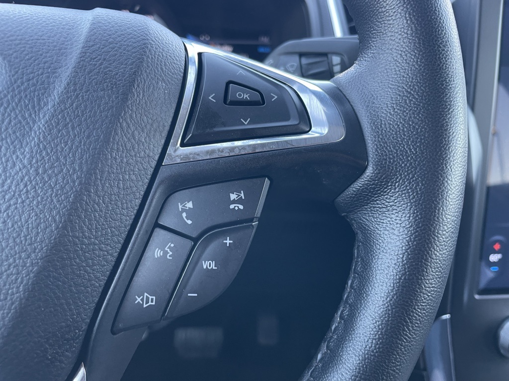2024 Ford Edge Titanium photo 10