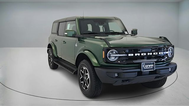 2025 Ford Bronco 4-Door Outer Banks's photo