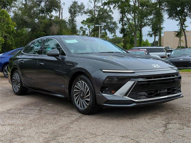 2025 Hyundai Sonata Hybrid SEL photo 3