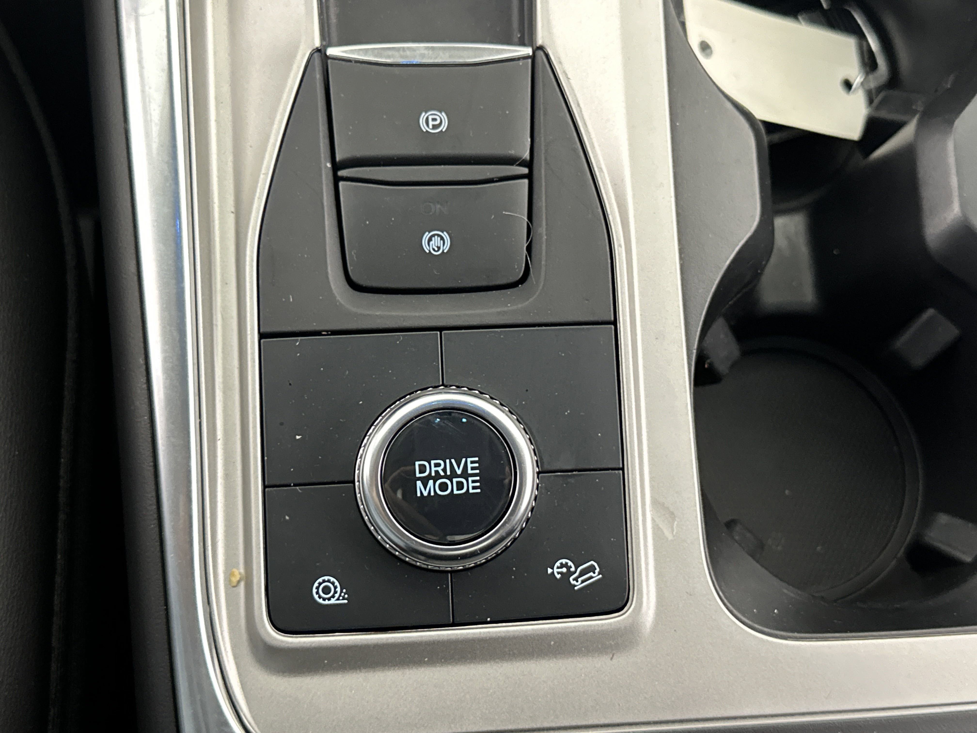 2023 Ford Explorer XLT Sport photo 16