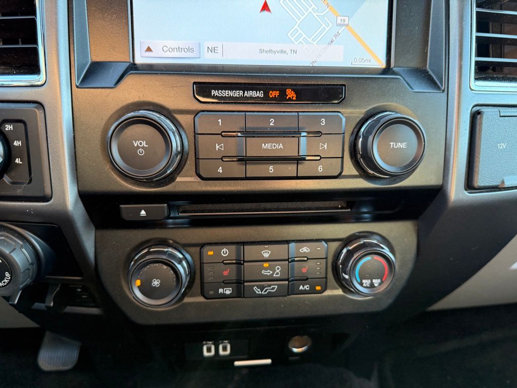 2016 Ford F-150 XLT photo 13