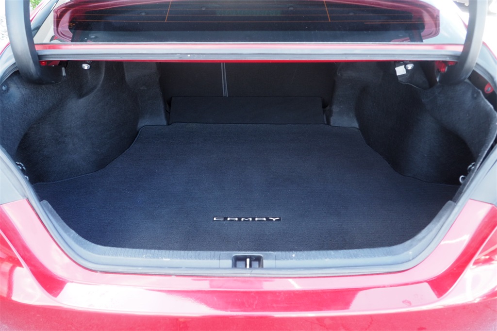 2019 Toyota Camry XSE photo 23