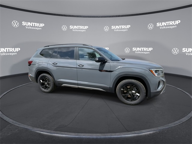 2025 Volkswagen Atlas Peak Edition SE Technology photo 19