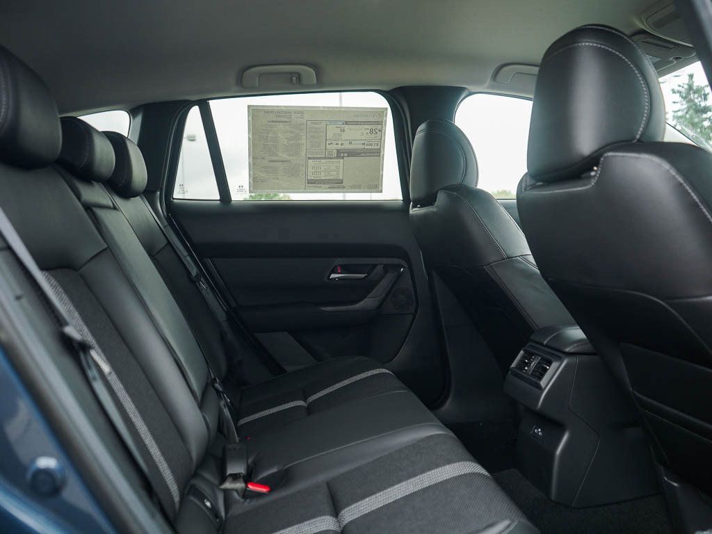 2025 Mazda CX-50 2.5 Select photo 11