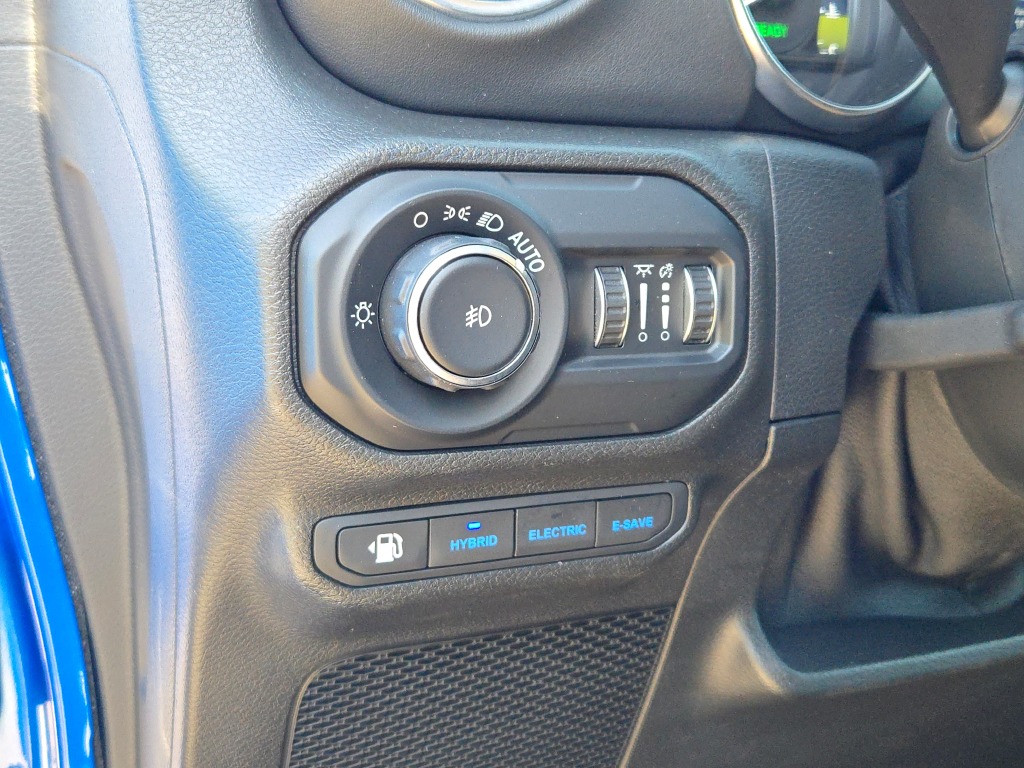 2021 Jeep Wrangler Unlimited Sahara 4xe photo 24