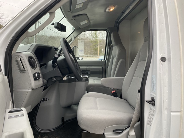 2025 Ford E-350 Base photo 12