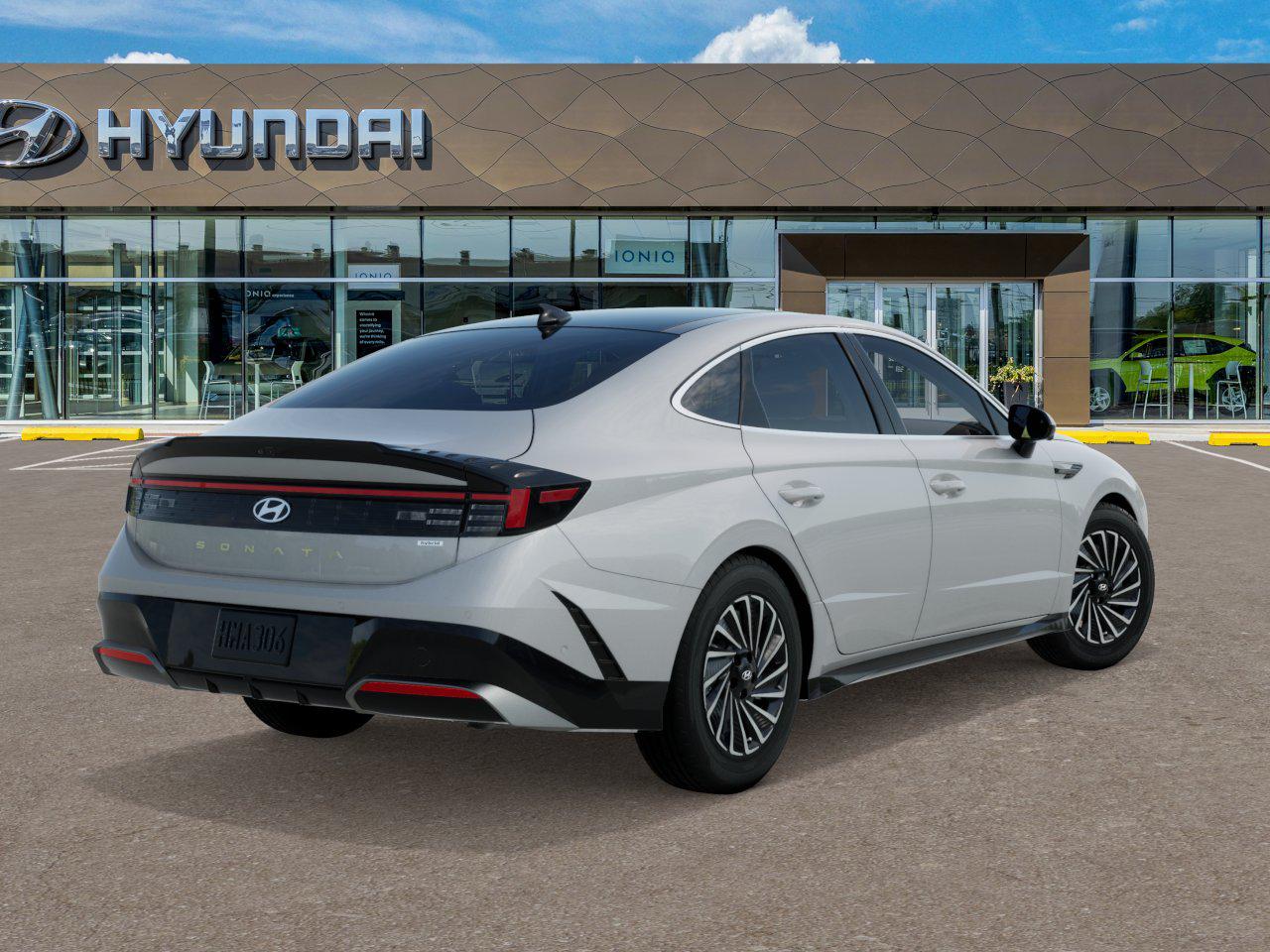 2025 Hyundai Sonata Hybrid Limited photo 2