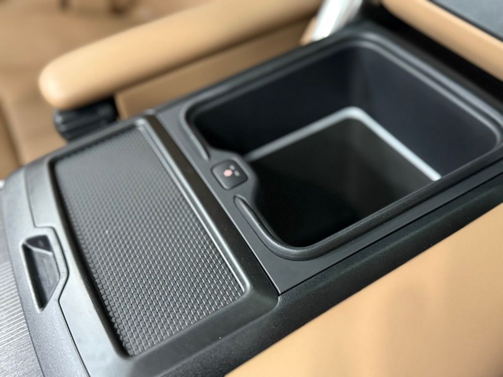 2025 Land Rover Range Rover Autobiography photo 7