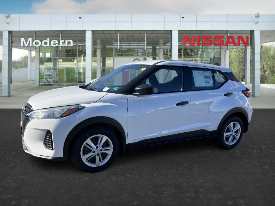 2025 Nissan KICKS PLAY Base's photo