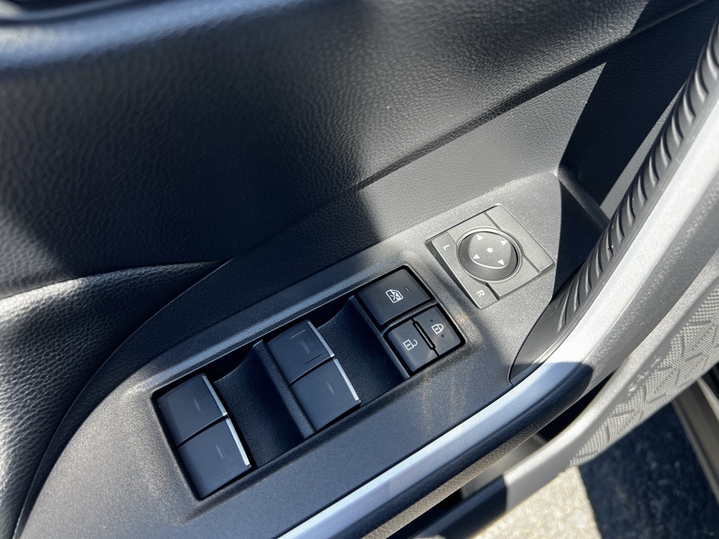 2022 Toyota RAV4 Prime SE photo 3
