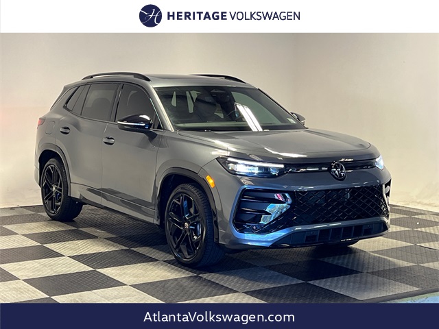 2026 Volkswagen Tiguan SE R-LINE BLACK's photo