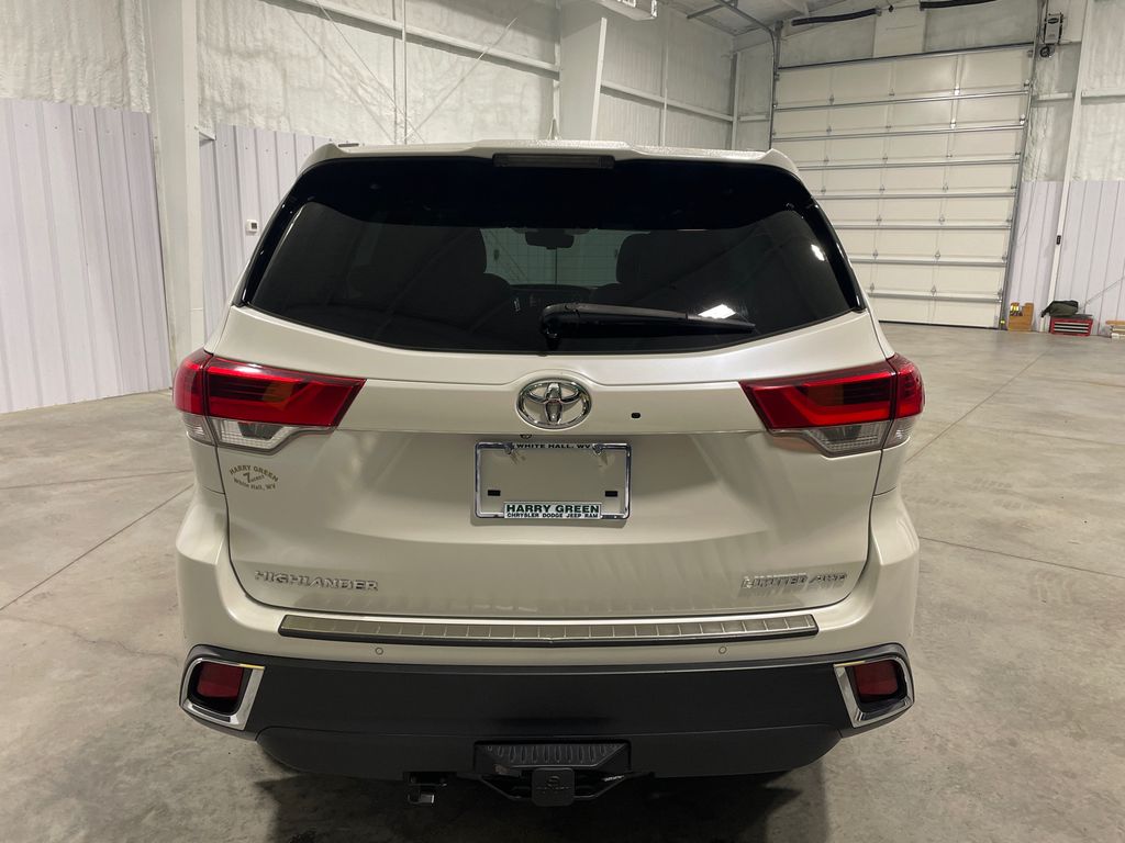 2019 Toyota Highlander Limited photo 3