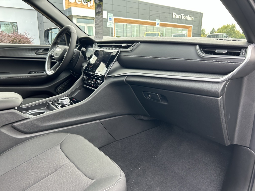 2025 Jeep Grand Cherokee Laredo X photo 27