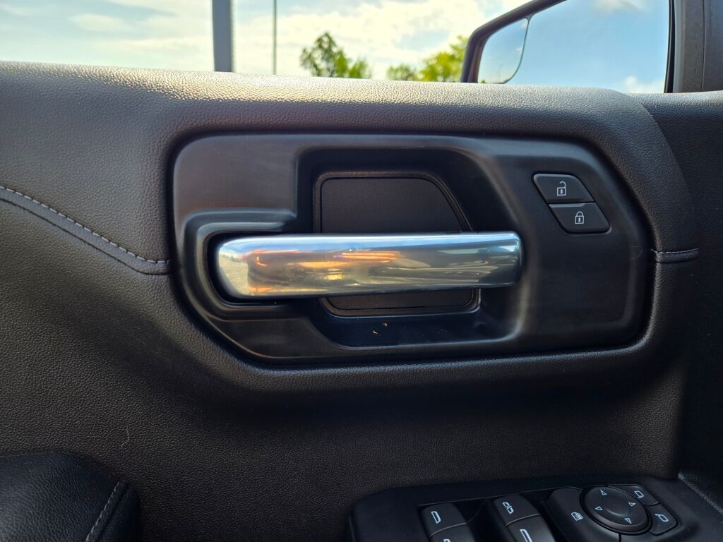 2022 Chevrolet Silverado 1500 LT photo 19