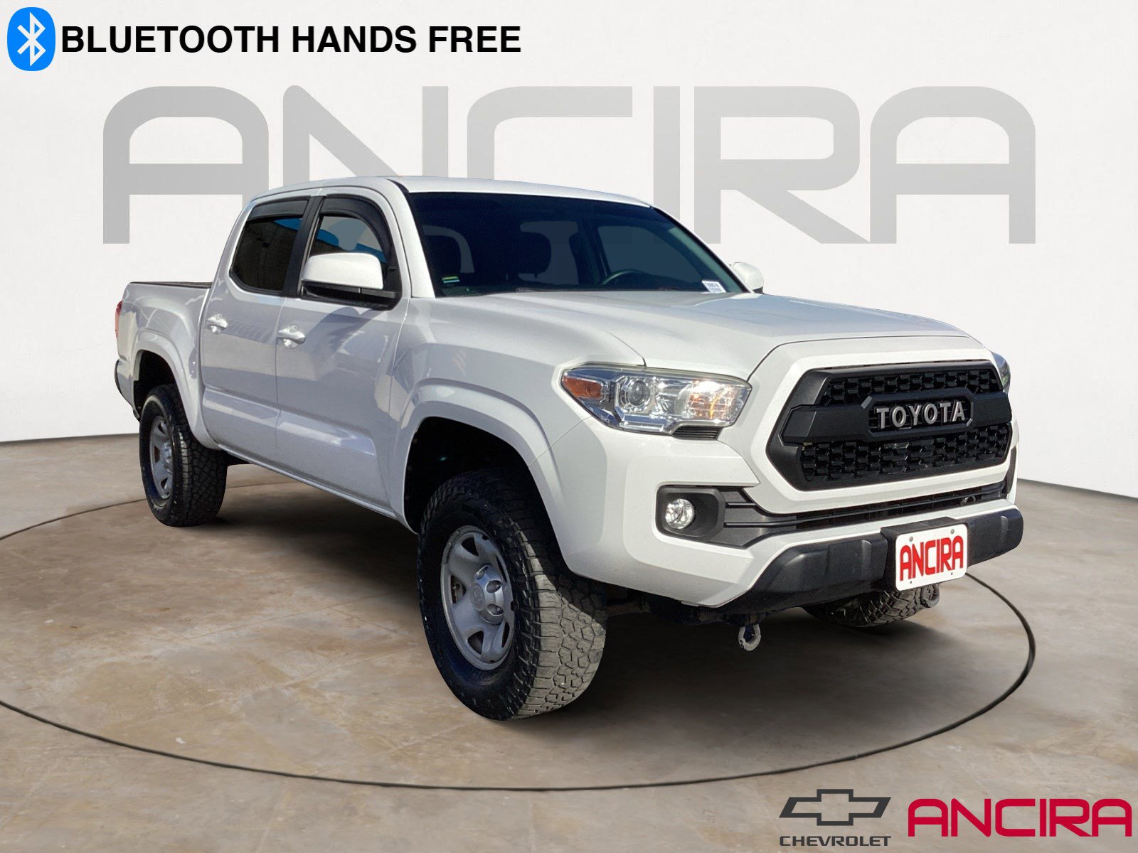 2017 Toyota Tacoma SR's photo