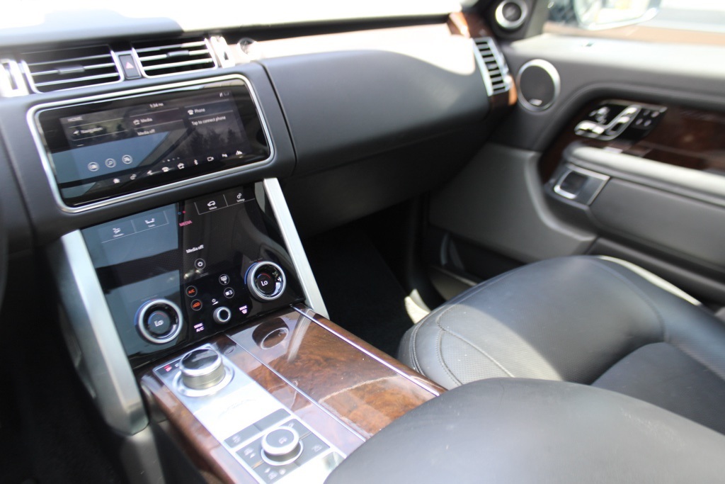 2020 Land Rover Range Rover HSE photo 19