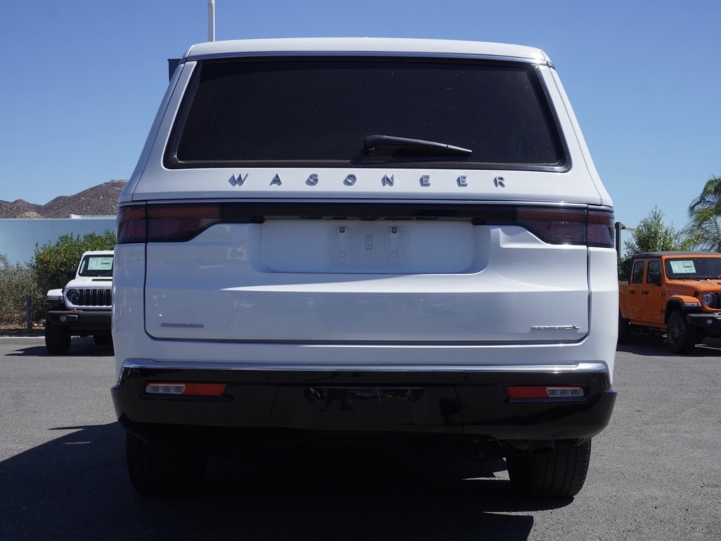 2023 Jeep Wagoneer L Series II photo 4