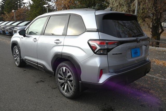 2025 Subaru Forester Touring photo 3