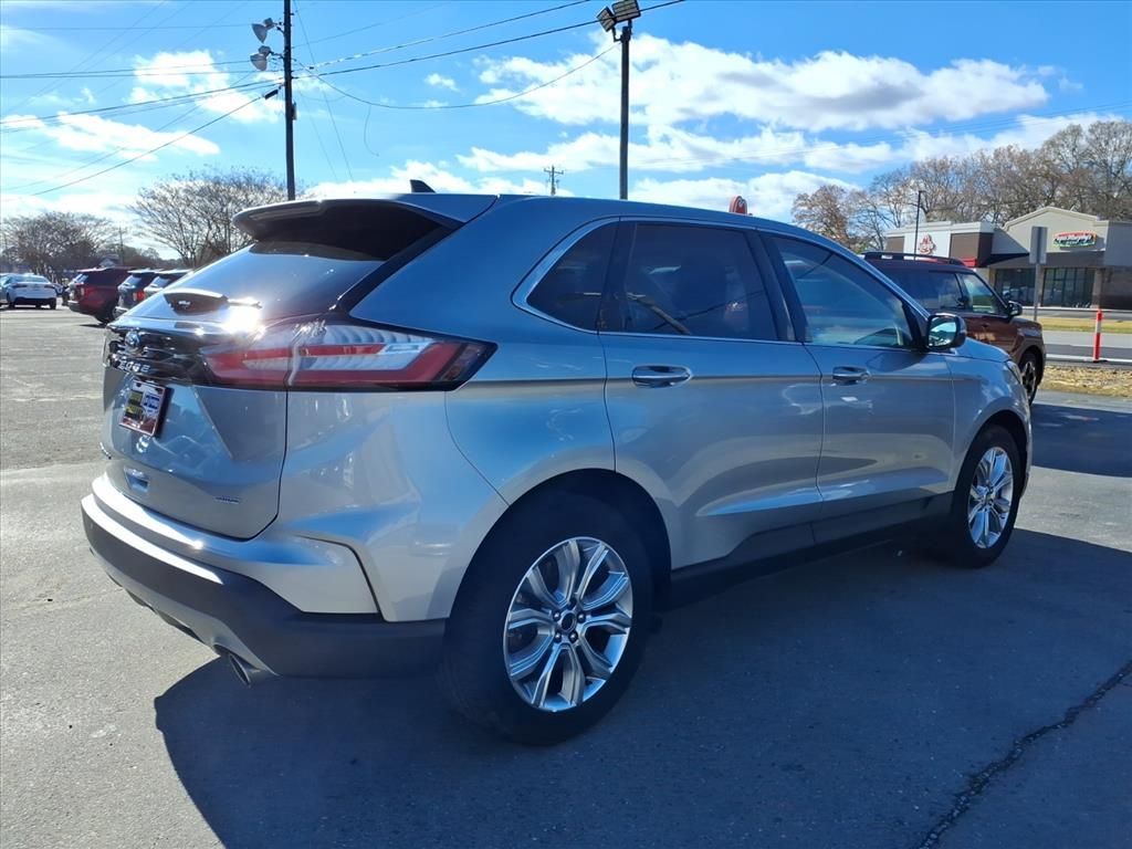 2024 Ford Edge Titanium photo 3
