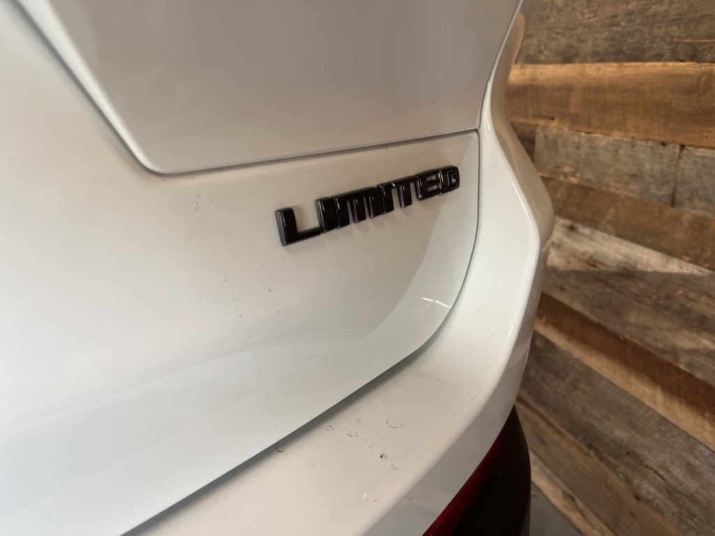 2025 Jeep Grand Cherokee Limited photo 4